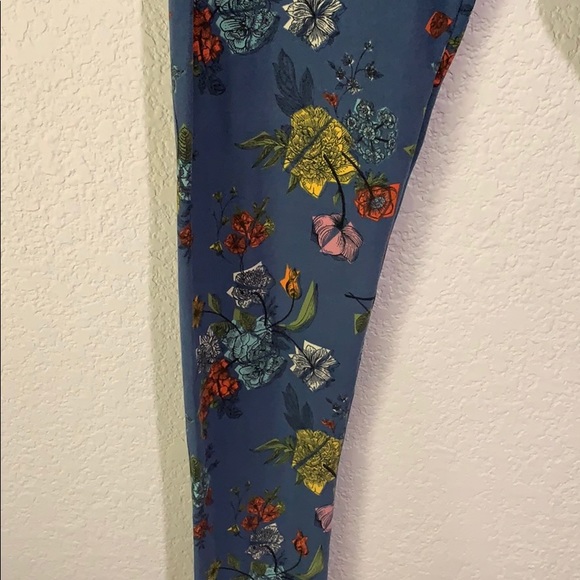 NWT Tall and Curvy LuLaRoe Leggings - Picture 4 of 4